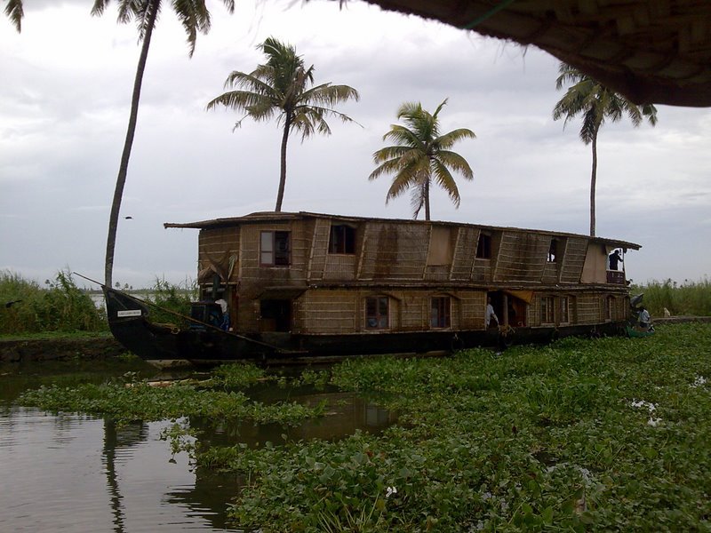 House boat Journey in Charming Alappuzha Back Waters, Kerala, India